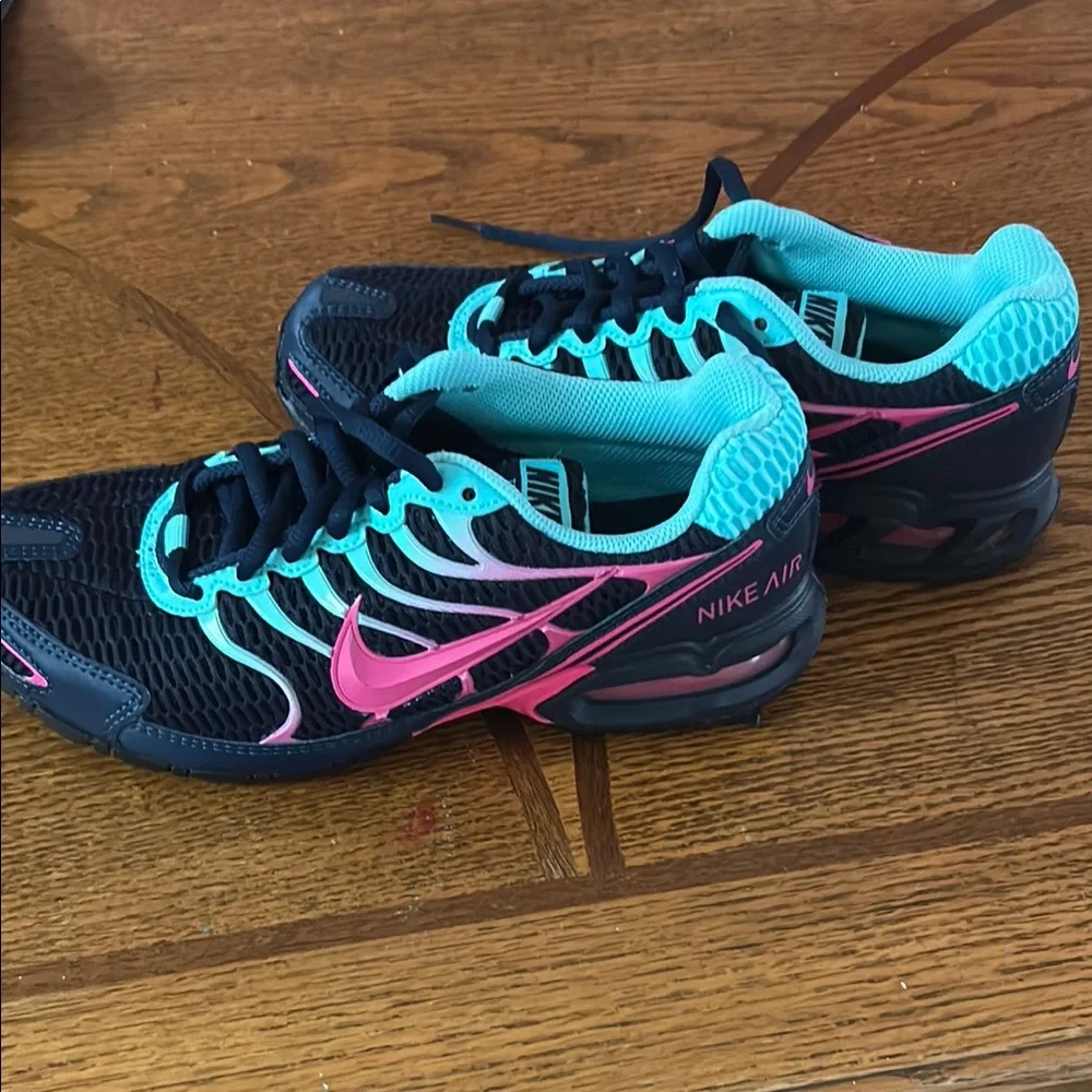 Nike Blue and Pink Athletic Shoes with Cushioned Sole - Picture 2 of 11